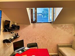 Chic & Green Penthouse - Domotic Comfort in Milans Trendy Nightlife Di