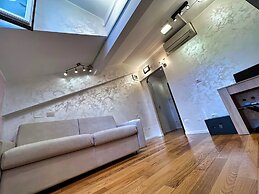 Chic & Green Penthouse - Domotic Comfort in Milans Trendy Nightlife Di