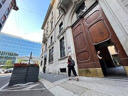 Chic & Green Penthouse - Domotic Comfort in Milans Trendy Nightlife Di