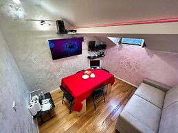 Chic & Green Penthouse - Domotic Comfort in Milans Trendy Nightlife Di