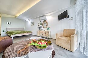 Magical View Studios 1 Asproneri, Kamena Vourla