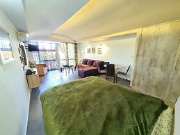 Magical View Studios 1 Asproneri, Kamena Vourla