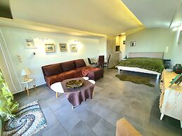 Magical View Studios 1 Asproneri, Kamena Vourla