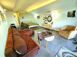 Magical View Studios 1 Asproneri, Kamena Vourla