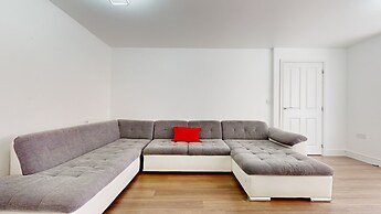 Tms Lovely 5-bed House in Stanford-le-hope