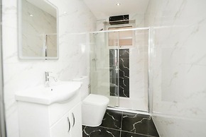 Stunning 2-bed Apartment in Barking