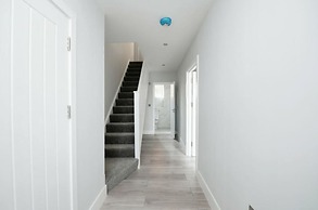 Stunning 2-bed Apartment in Barking