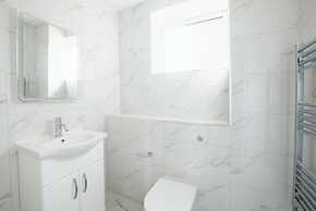 Stunning 2-bed Apartment in Barking