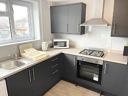 Remarkable 3-bed Apartment in Newport