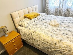 Remarkable 3-bed Apartment in Newport