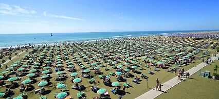 Sunny Beach Getaway for 6 Guests in Bibione