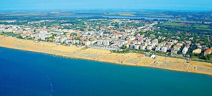 Sunny Beach Getaway for 6 Guests in Bibione