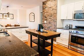 Dt Hot Tub Sauna Huge Yard