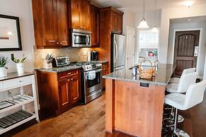 Lakefront Pool Side Townhouse -barona Beach