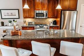 Lakefront Pool Side Townhouse -barona Beach