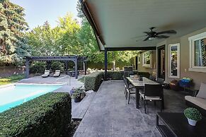 Private Luxury Oasis w Pool HT Parking