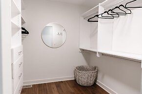 Private Luxury Oasis w Pool HT Parking