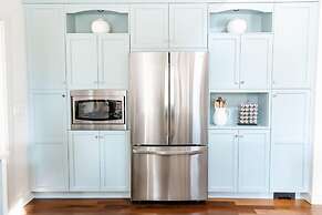 Private Luxury Oasis w Pool HT Parking