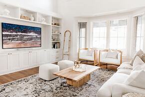 Private Luxury Oasis w Pool HT Parking