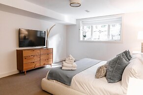 Private Luxury Oasis w Pool HT Parking