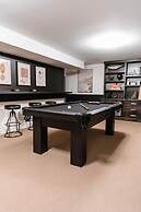 Private Luxury Oasis w Pool HT Parking