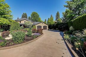 Private Luxury Oasis w Pool HT Parking