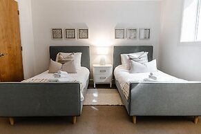 Private Luxury Oasis w Pool HT Parking