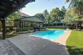 Private Luxury Oasis w Pool HT Parking