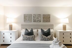 Private Luxury Oasis w Pool HT Parking