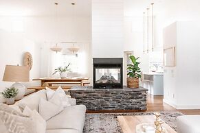 Private Luxury Oasis w Pool HT Parking