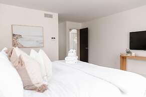 Private Luxury Oasis w Pool HT Parking