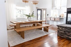 Private Luxury Oasis w Pool HT Parking