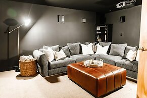 Private Luxury Oasis w Pool HT Parking