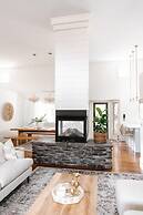 Private Luxury Oasis w Pool HT Parking