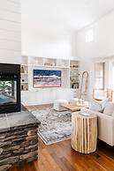 Private Luxury Oasis w Pool HT Parking