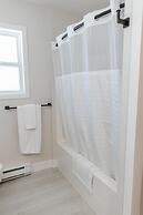 The Oxen - Dt Home w Putting Green and Tons of Parking