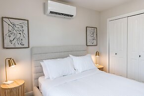 The Oxen - Dt Home w Putting Green and Tons of Parking