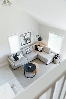 The Oxen - Dt Home w Putting Green and Tons of Parking