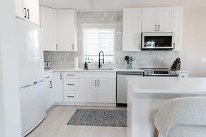 The Oxen - Dt Home w Putting Green and Tons of Parking