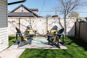 The Oxen - Dt Home w Putting Green and Tons of Parking