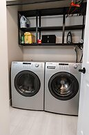 The Oxen - Dt Home w Putting Green and Tons of Parking