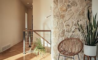 Salt w Pool Sauna Lake View Upper Mission Lux