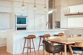 Salt w Pool Sauna Lake View Upper Mission Lux