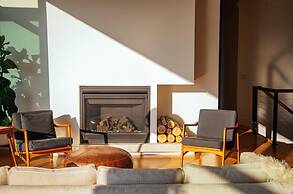 Salt w Pool Sauna Lake View Upper Mission Lux