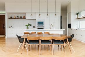 Salt w Pool Sauna Lake View Upper Mission Lux