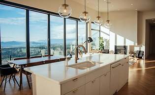 Salt w Pool Sauna Lake View Upper Mission Lux