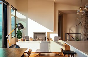 Salt w Pool Sauna Lake View Upper Mission Lux