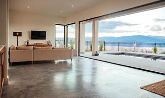 Salt w Pool Sauna Lake View Upper Mission Lux