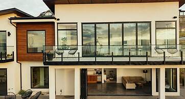 Salt w Pool Sauna Lake View Upper Mission Lux