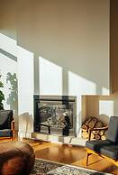 Salt w Pool Sauna Lake View Upper Mission Lux